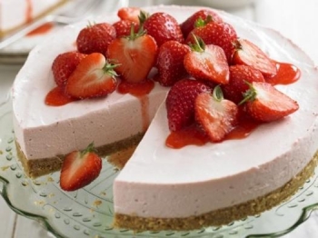 Cheesecake alle fragole con formaggio di capra