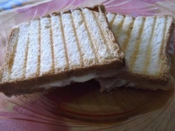 TOASTS PROSCIUTTO E FORMAGGIO