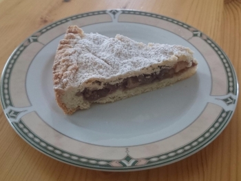 Crostata con cuore di mele e noci