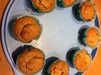 Muffin con burro di mandorle e gocce di cioccolato