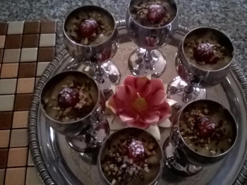 calici di caffè con banane