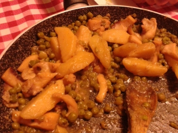 Seppia con patate e piselli