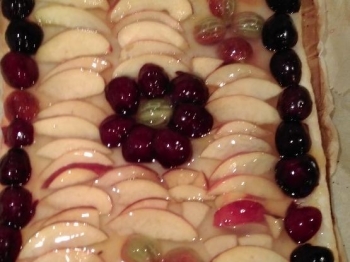 Dolce alla frutta fresca