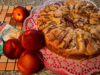 Torta alle pesche con ricotta