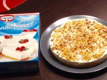 Torta Cameo allo yogurt e pistacchi