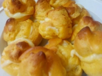 Bigne con crema di latte