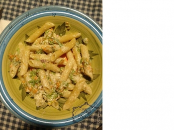 Penne con panna,pancetta e fiori di zucca