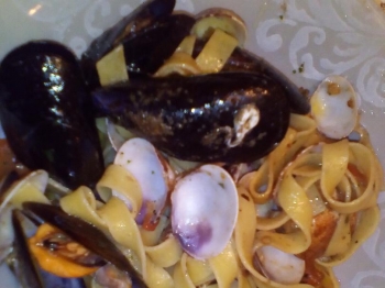 Tagliatelle con cozze e vongole