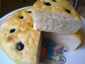 FOCACCIA ALTA ALLE OLIVE NERE