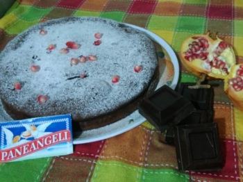 Torta al cioccolato e melograno