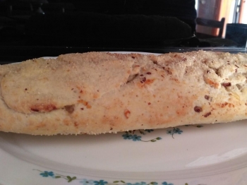 Strudel croccante con mele, fichi secchi e marmellata di albicocche