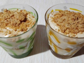 Coppette cremose allo yogurt e caffè