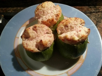 Zucchine farcite con ricotta e prosciutto cotto