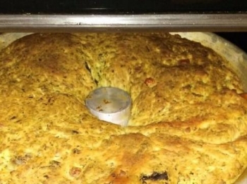 Ciambellone con friarielli e salsiccia