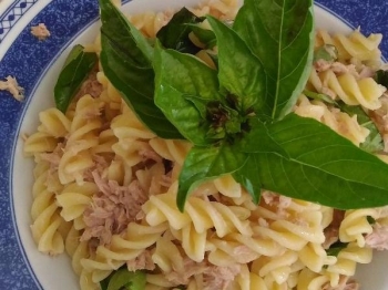 Pasta con il tonno e limone