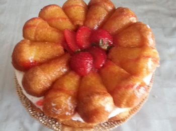 torta  babà dolceneve e fragole