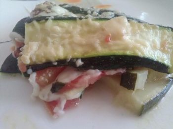 Teglie di zucchine e mozzarella