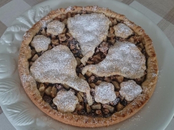 Crostata con pere, nutella e amaretti