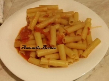 Pasta al pomodoro della dolcina alessia1993