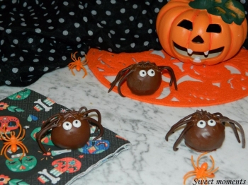 Spider cake pops