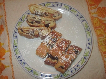 biscotti strudel albicocche e cioccolato