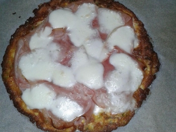 FRITTATA CON FIORI DI ZUCCA,PROSCIUTTO E MOZZARELLA