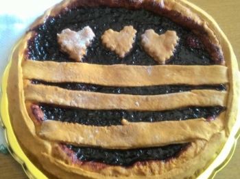 crostata con marmellata di prugne