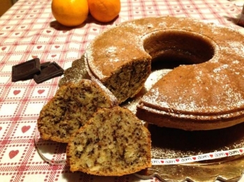 Ciambellone arancia e gocce di cioccolato