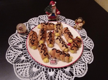 Cannoli ripieni di crema chantilly