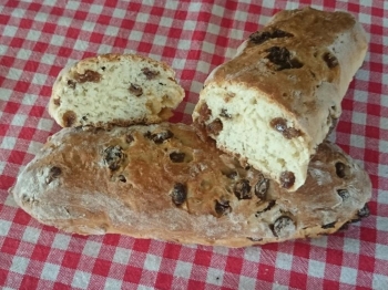 Pane con l'uvetta