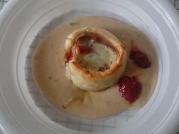 Medaglioni di maiale su crema di cannellini