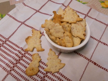 Biscotti salati crudo e parmigiano