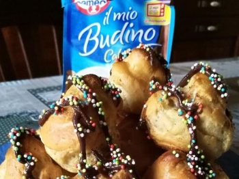 Bignè al budino di cioccolato