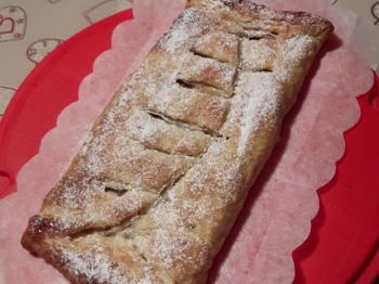 Strudel mele e lamponi