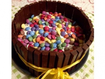 Torta Kit Kat &amp; Smarties