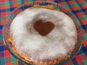 torta con latte di mandorla