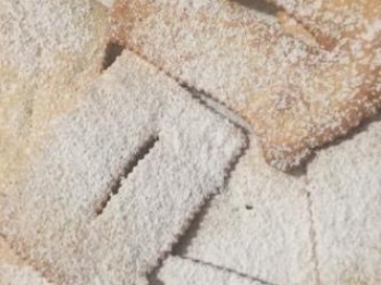 Chiacchere al forno: ricetta rivisitata di una Dolcina