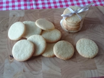 Biscotti al burro (semplicissimi)