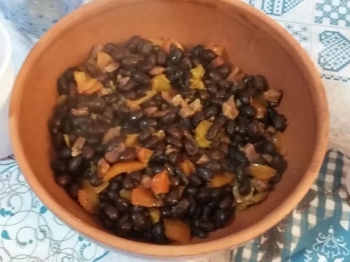 fagioli neri e pomodorini
