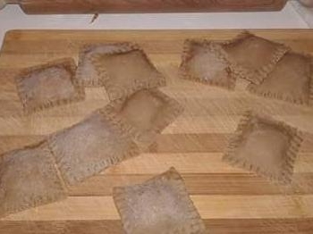 Ravioli di castagne con funghi champignon