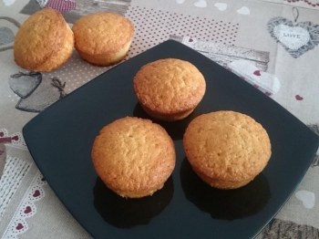 Muffin zucchero scuro della dolcina S_itly