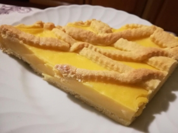 Torta con crema al limone