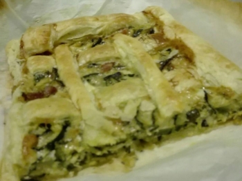 Torta salata con zucchine e fiori di zucca