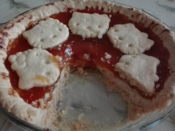 Crostata decorata di hello kitty