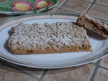 Sbriciolata al grano saraceno e confettura di ribes