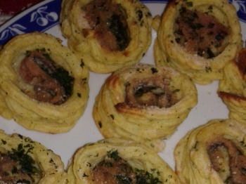 Nidi di patate con acciughe e prezzemolo