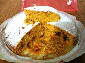 Torta di carote e cioccolato (con uova di Pasqua avanzate)