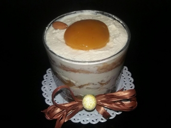 tiramisù alle pesche sciroppate