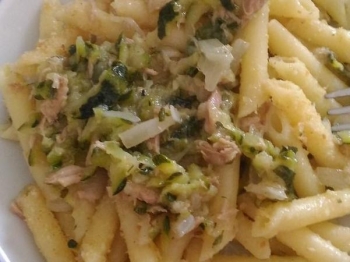 Penne zucchine e tonno