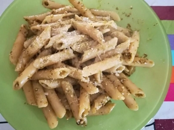 Penne con pesto. Casalingo